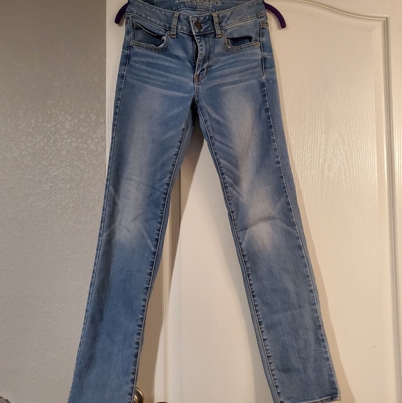 American Eagle Outfitters Denim - Light wash American Eagle jeans